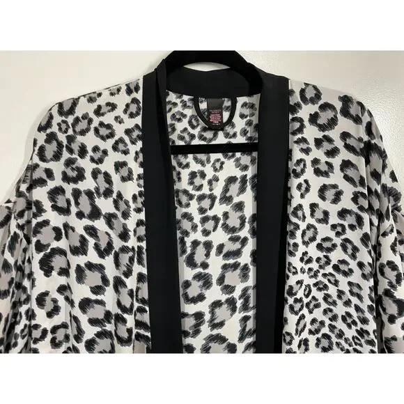 Victoria's Secret Black & White Animal Print Handkerchief Kimono Robe MEDIUM - Picture 4 of 9